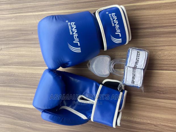 Original Set of Boxing Gloves, Bandage and Teeth Protective · Photo 2
