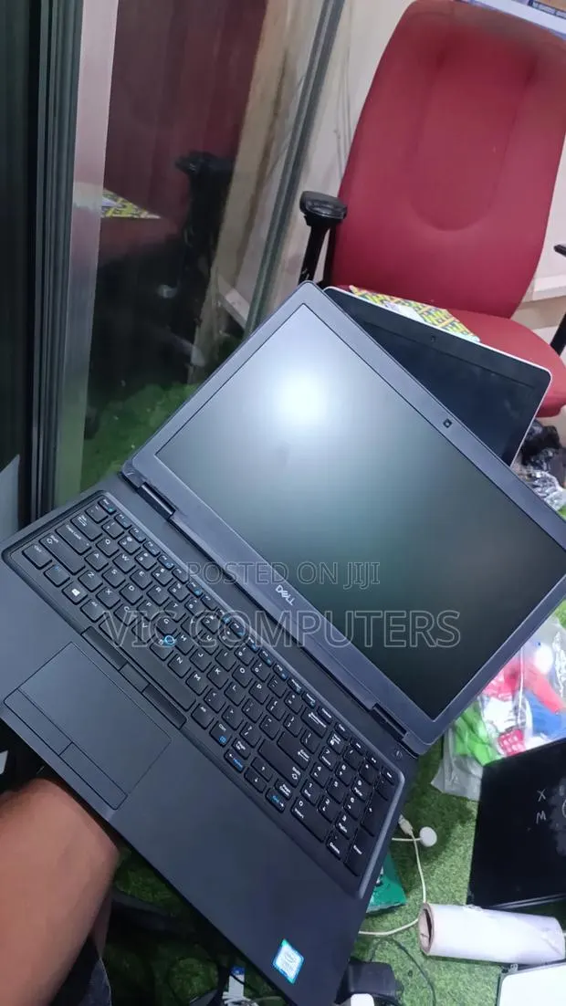 Laptop Dell Latitude 5590 8GB Intel Core i5 SSD 256GB · Photo 1