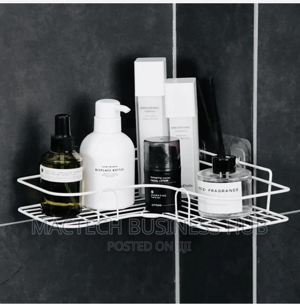 Corner Shelf · Photo 1