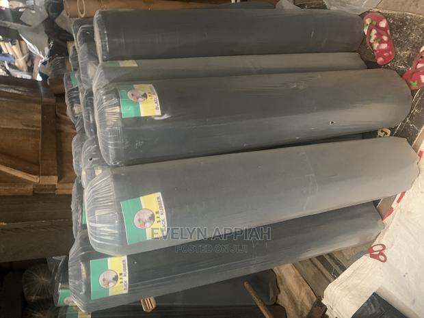 Concrete Black Rubber · Photo 1