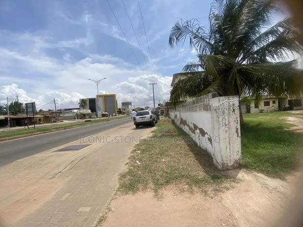 3 Plots by Main Road at La - Trade-Fair Road · Photo 1