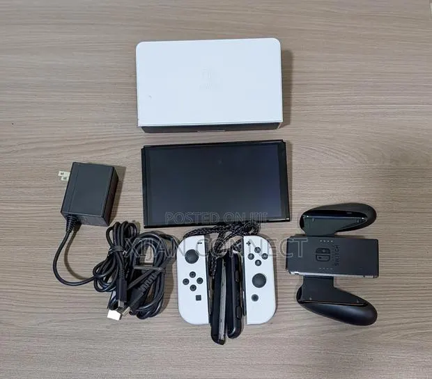 Nintendo Switch OLED White Complete Set (Great Condition) · Photo 1