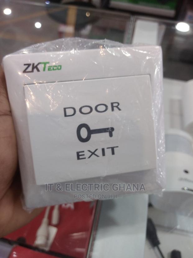 Exit Button · Photo 4