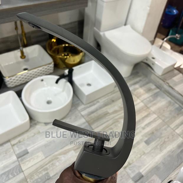 Arc Basin Mixer Tap · Photo 2