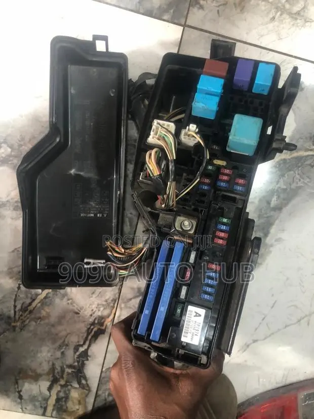 Toyota Camry 2007 2008 2009 2010, 2011 Engine Fuse Box | Foreign Used · Photo 1