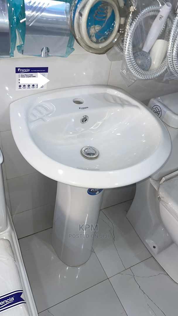 Twyford Frencia Wash-Hand Basin Stand · Photo 2