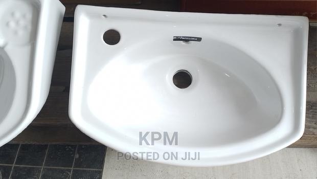 Twyford Frencia Most Heavy Wash-Hand Basin Only · Photo 3