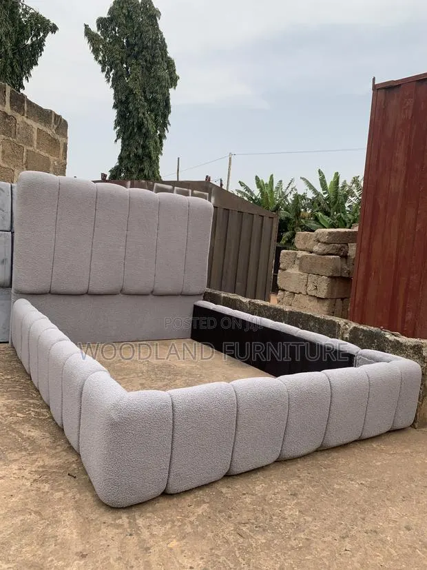 Modern Gray Bouclé Upholstered Bed Frame – Plush & Stylish Comfort · Photo 1