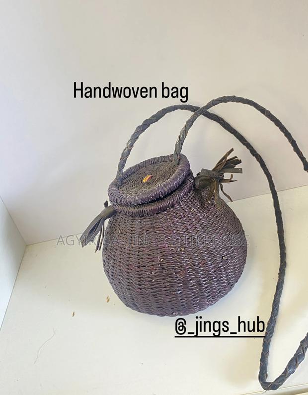 Bolga Handwoven Bags · Photo 2