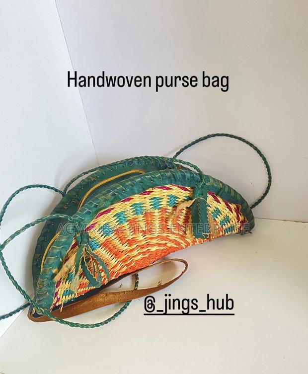 Bolga Handwoven Bag · Photo 2