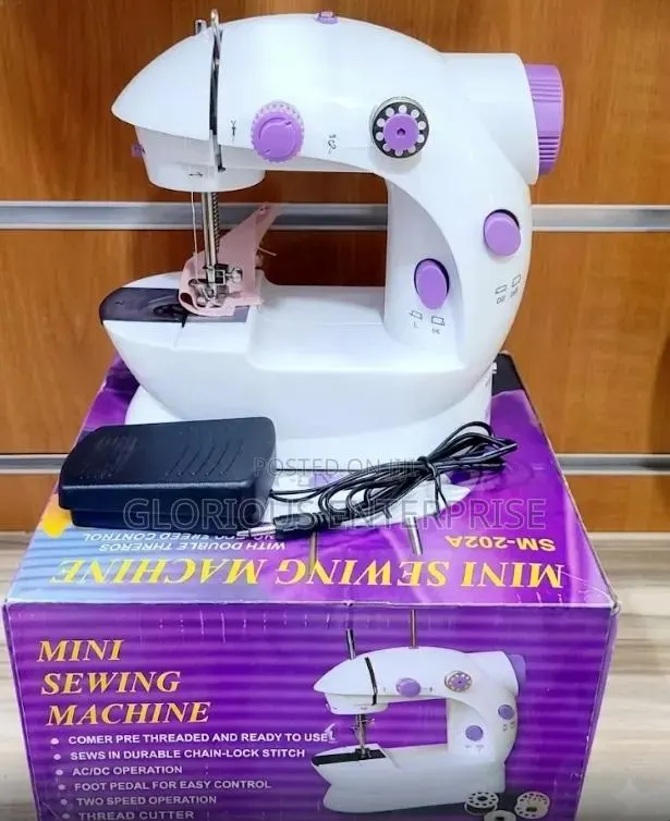 Mini Sewing Machine · Photo 1
