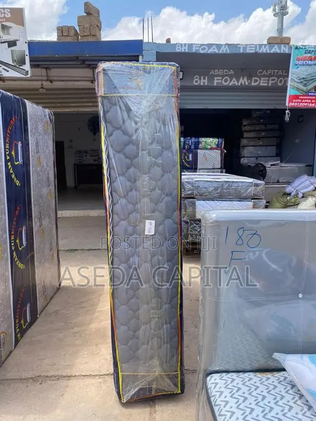 Queen Size Mattress 16nches · Photo 1