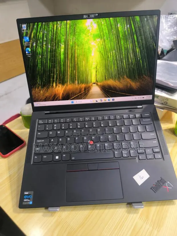 Laptop Lenovo ThinkPad X1 Carbon 16GB Intel Core i7 SSD 512GB · Photo 1