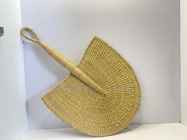 Bolga Handwoven Fan · Photo 2