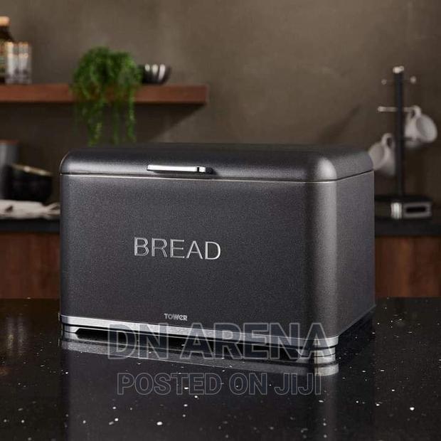 Tower Bread Bin · Photo 1