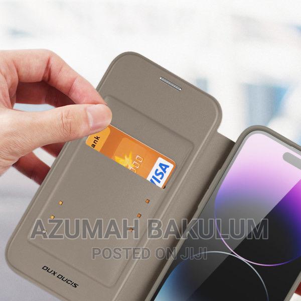 iPhone 14 Pro Max / 14 Pro / 13 Pro Magnetic Flip Cover · Photo 4