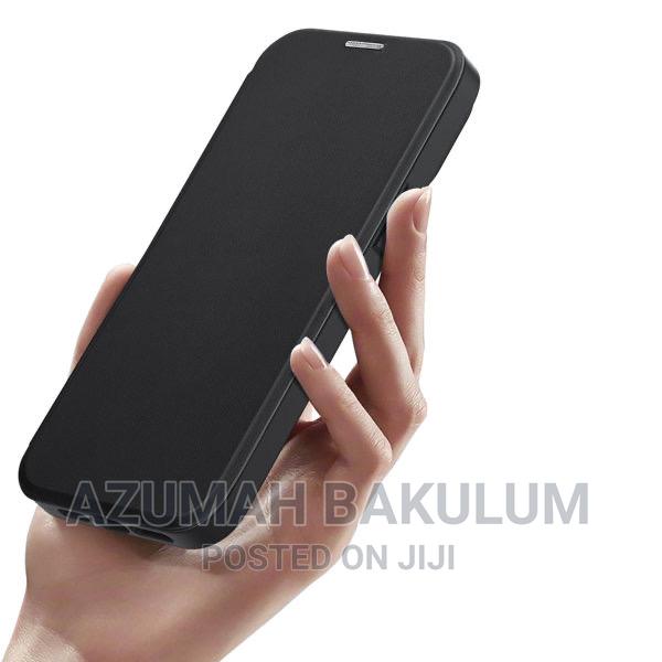 iPhone 14 Pro Max / 14 Pro / 13 Pro Magnetic Flip Cover · Photo 3