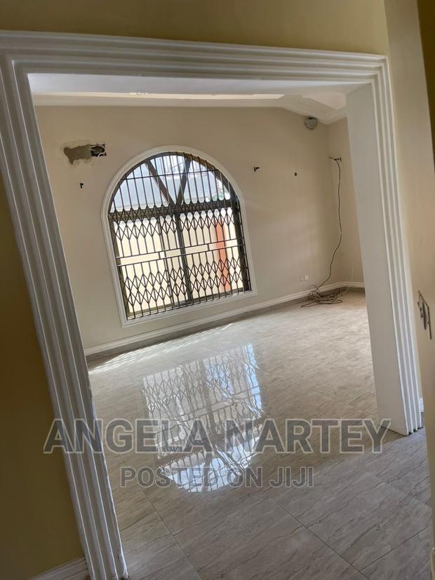 4bdrm House in Sakumono Estates, Tema Metropolitan for sale · Photo 2