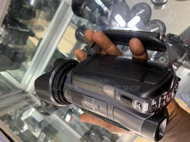 Sony HDR-SR12 120GB Hybrid HDD/Memory Camcorder · Photo 2