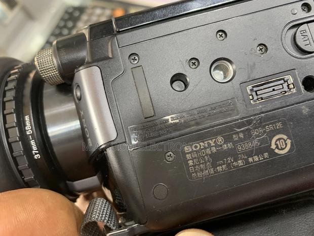 Sony HDR-SR12 Video Camera With No Box · Photo 3