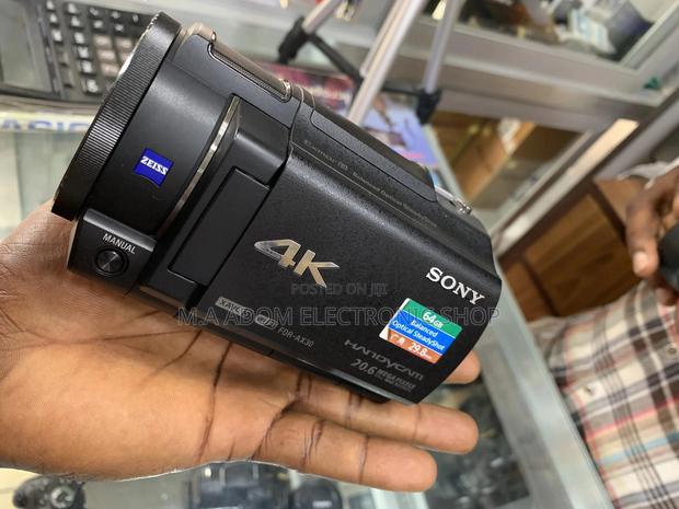Sony FDR-Ax30 Ultra HD Handycam Camcorder (64gb, Pal) · Photo 1