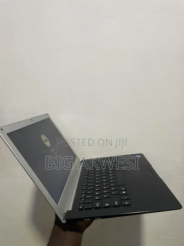 Laptop 4GB Intel SSD 128GB · Photo 1