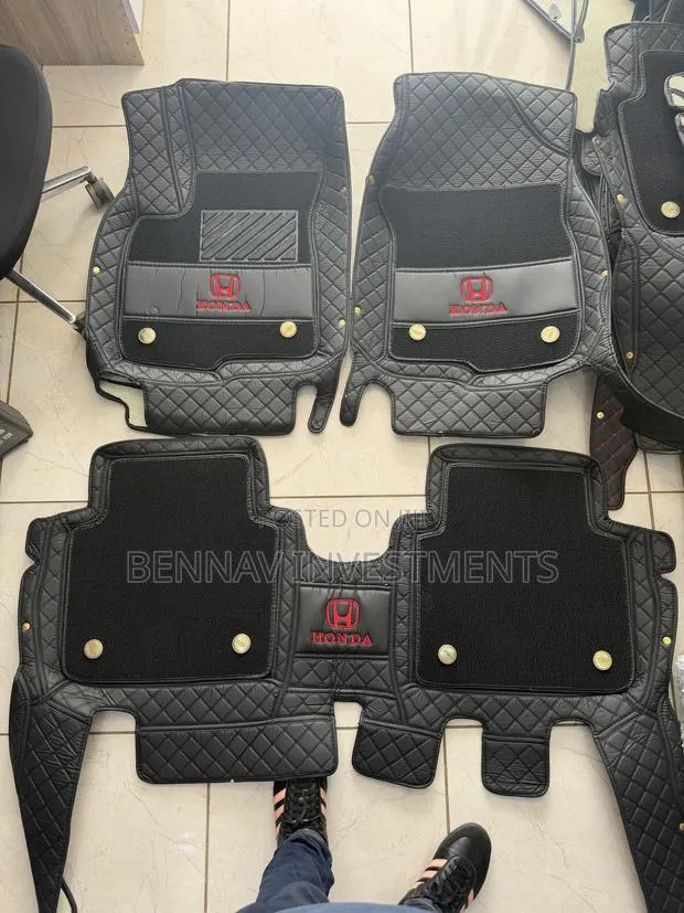 Honda HR-V 2017 to 2021 5D Premium Leather Floor Mat/Carpet · Photo 1
