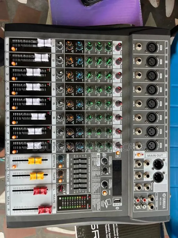 Yamaha Mx-800 8 Channel · Photo 1