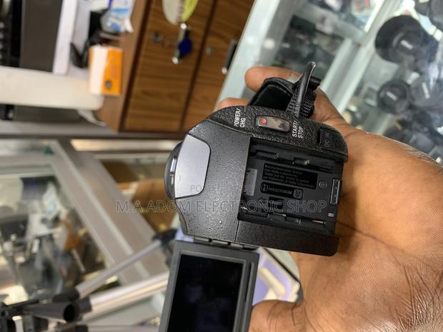 Sony UHD Wi-Fi Video Camera FDR -Ax30 · Photo 2