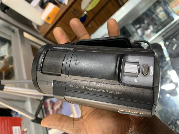 Sony AX30 UHD Camcorder With Wi-Fi · Photo 1