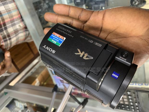 Sony AX30 UHD Camcorder With Wi-Fi · Photo 3
