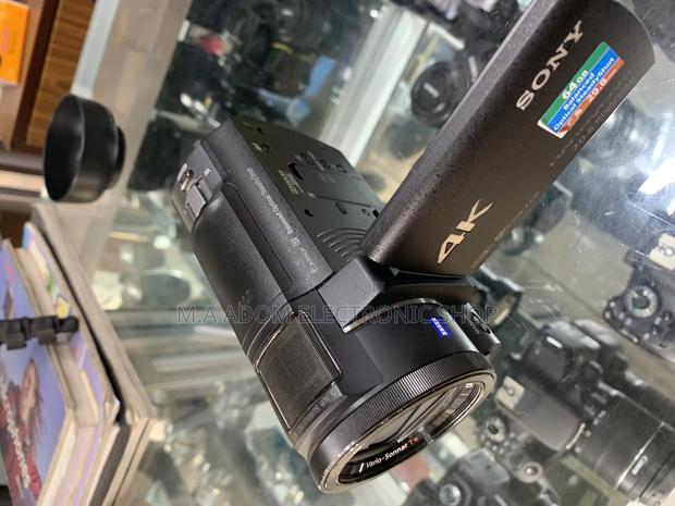 Sony AX30 UHD Camcorder With Wi-Fi · Photo 6