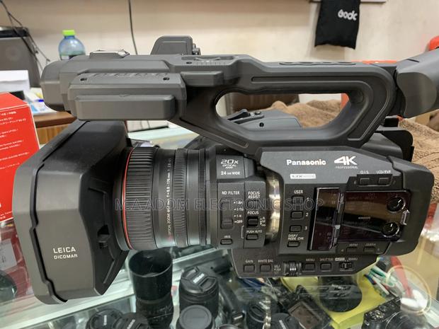 Panasonic UHD AG UX 180 Professional Camcorder · Photo 1
