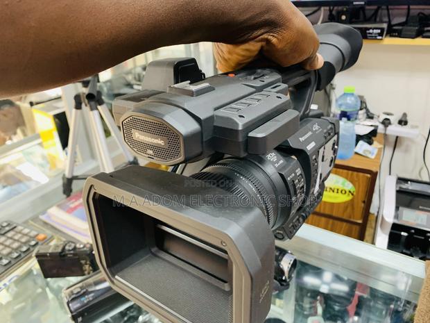 Professional Panasonic Ux180 Video Camera · Photo 2