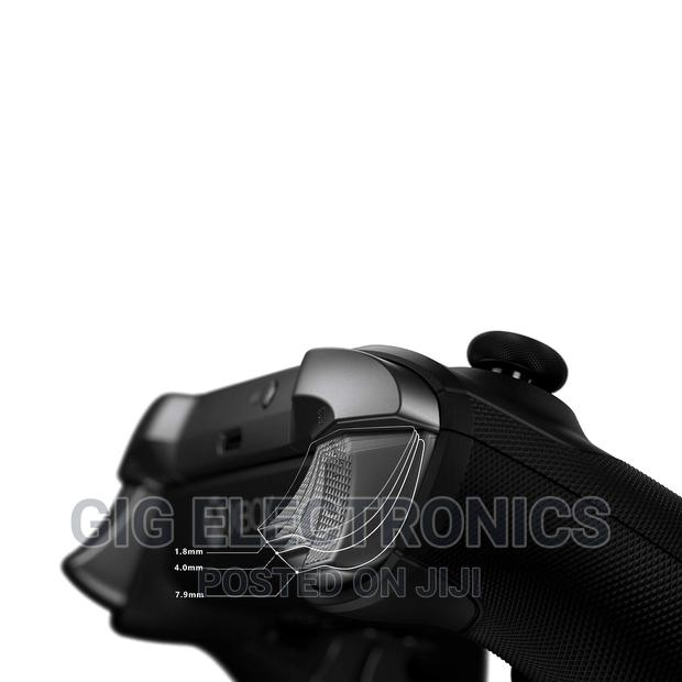 Xbox Elite Series 2 Wireless Controller – Black · Photo 5