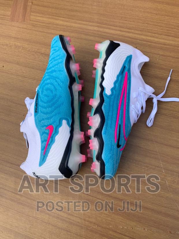 Nike Phantom Boot · Photo 1