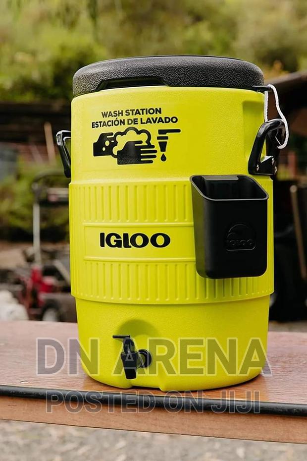 Igloo 10 Gallons With Cup Holder · Photo 1