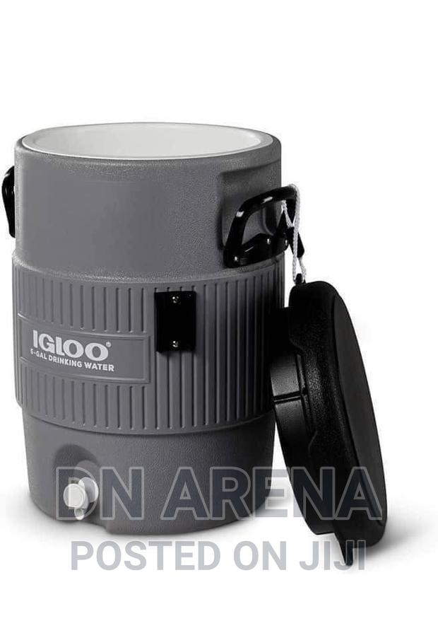 Igloo 10 Gallons With Cup Holder · Photo 3