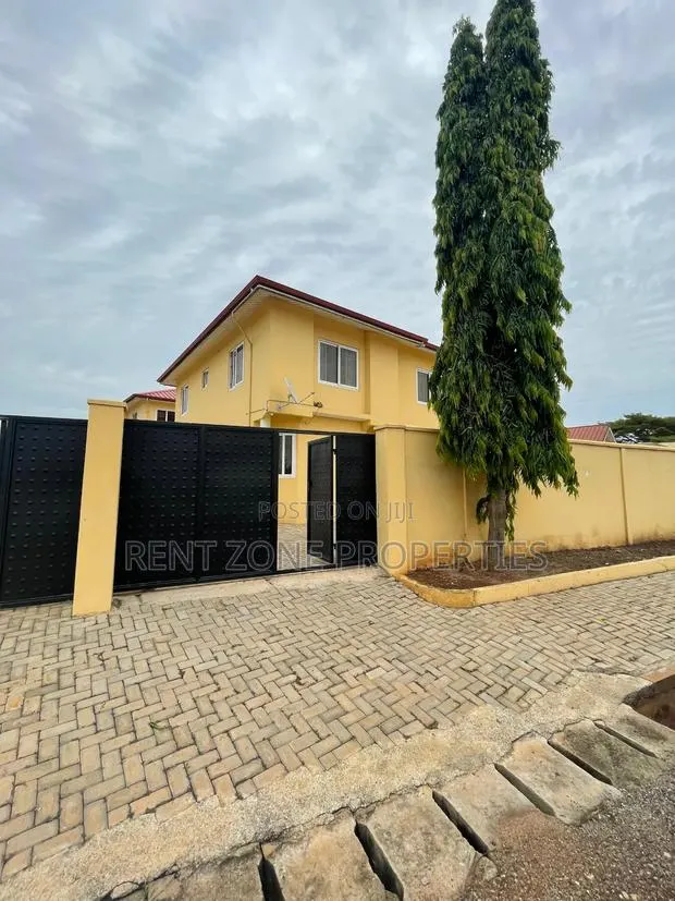 Furnished 4bdrm Maisonette in Achimota for rent · Photo 1