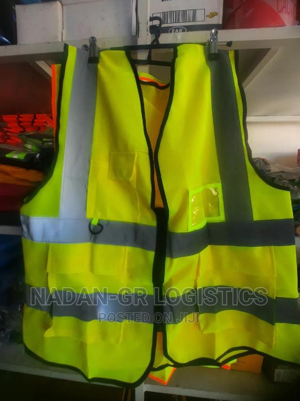Safety Vest/Jacket ( Pockets & Zip) · Photo 2