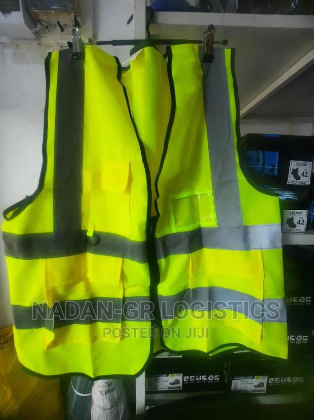 Safety Vest/Jacket ( Pockets & Zip) · Photo 3
