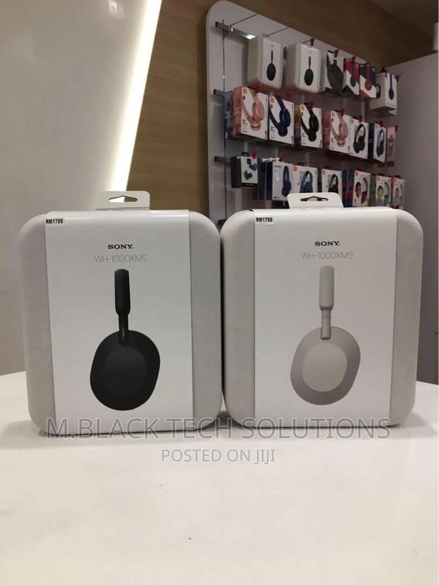 Sony Wh1000xm5 Wireless Noise Cancelling Headphones · Photo 1