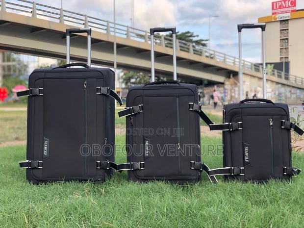 3 Set Quality and Affordable Material Luggage 53289y 3 Piece · Photo 1