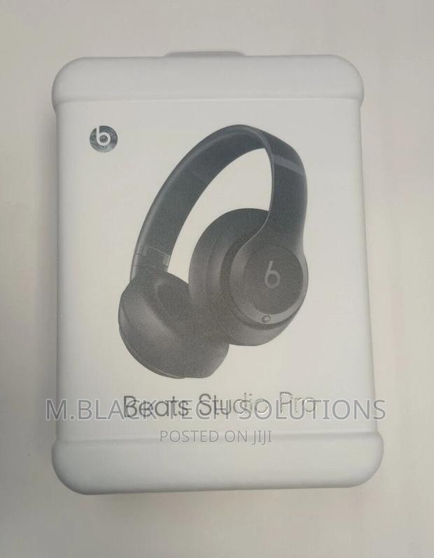 Beats Studio Pro Wireless Headphones · Photo 2