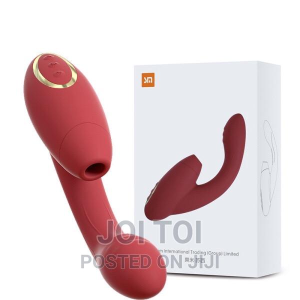 Susie Sucking Stick Vibrator · Photo 1