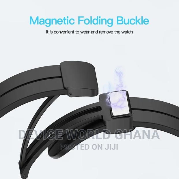 Pz Silicone Magnetic Buckle Strap/Bandfor Apple Watch · Photo 4