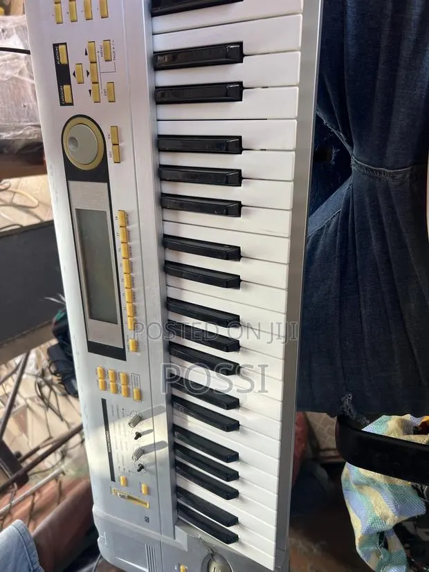 Korg Triton LE From Germany · Photo 1