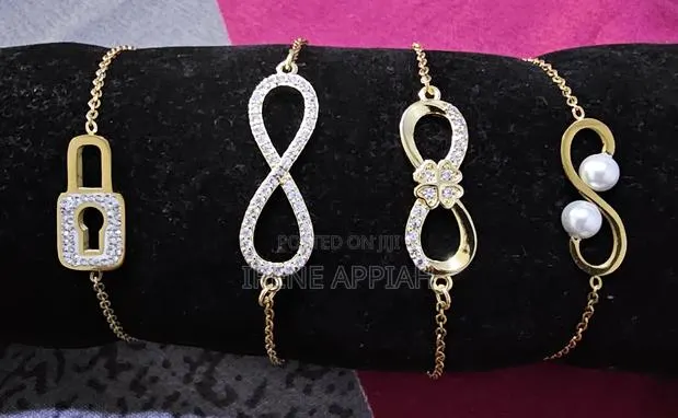 Pretty Chain Bracelets for Ladies · Photo 1