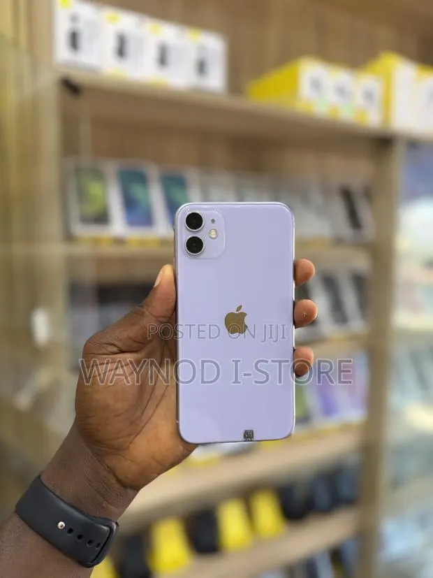 Apple iPhone 11 64 GB Purple · Photo 1