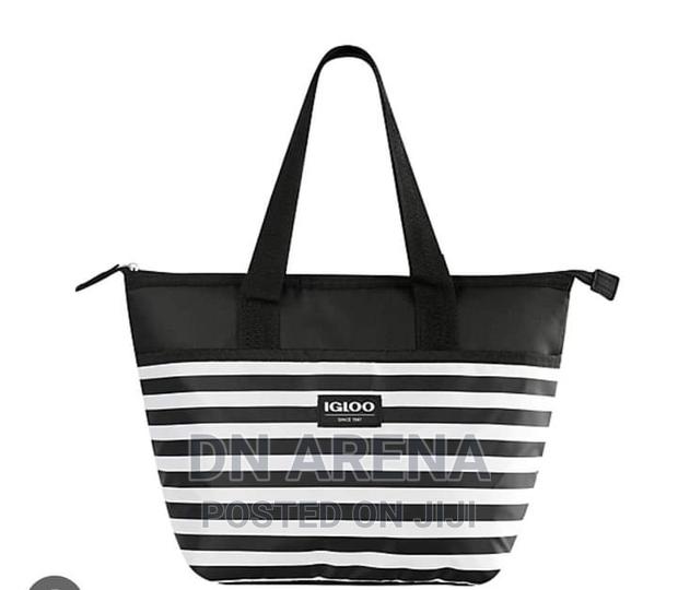 Igloo Tote Insulated Lunch Bag 10 Cans Capacity · Photo 2